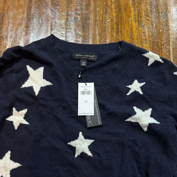 Banana Republic Navy and White Star Crewneck Sweater - Picture 2 of 3
